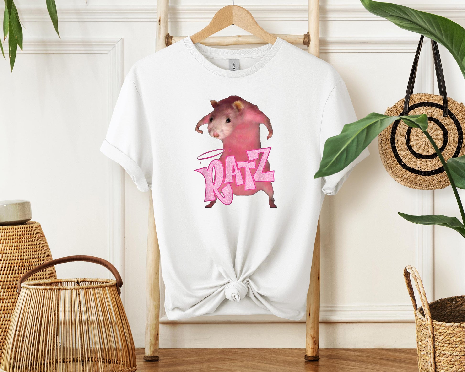 Funny Rat Mouse T-Shirt | Trending Ratz Design Tee | Unisex Baggy Fit Shirt | Joke Tee for Men and Women | Boyfriend Girlfriend Fun T-Shirt