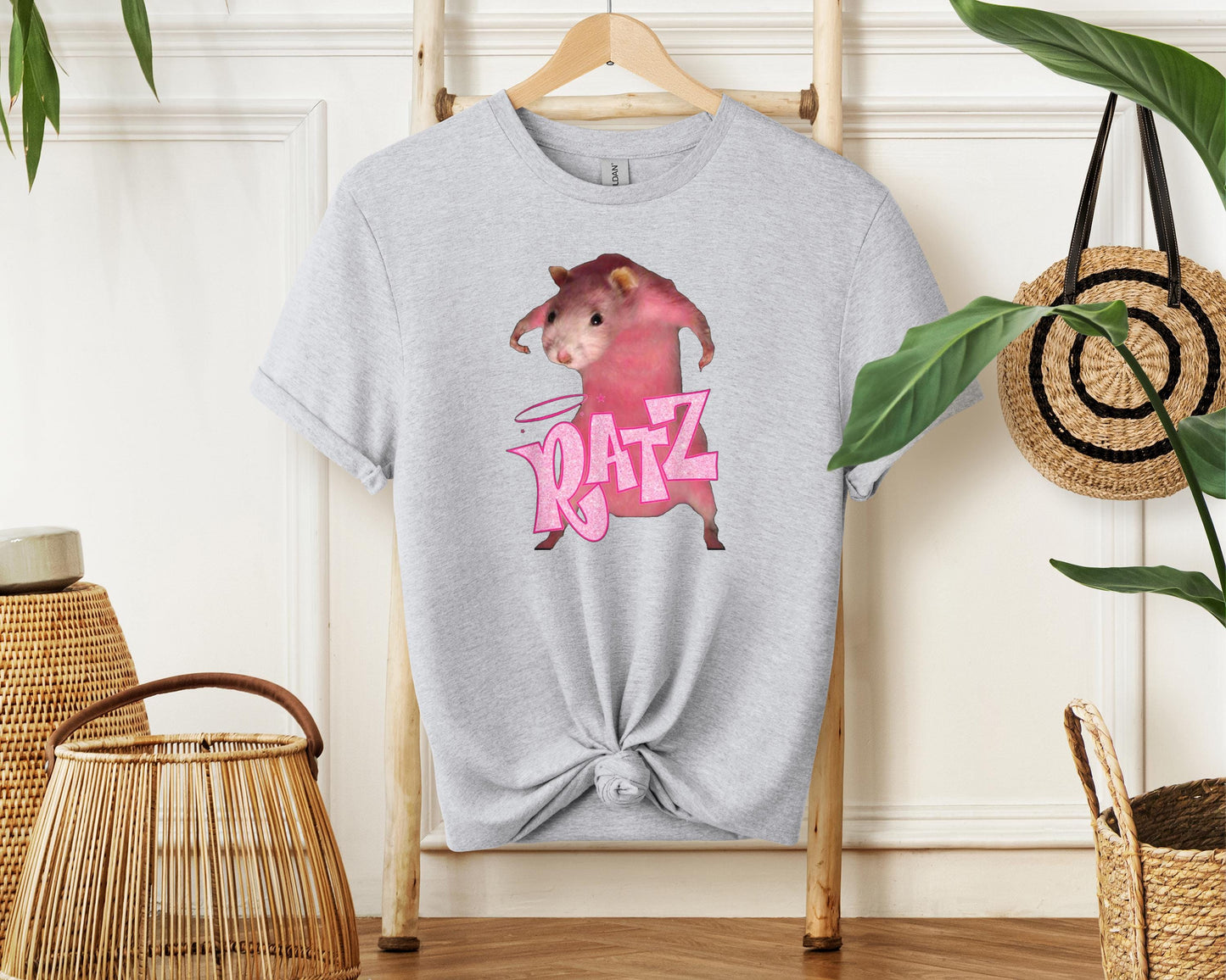 Funny Rat Mouse T-Shirt | Trending Ratz Design Tee | Unisex Baggy Fit Shirt | Joke Tee for Men and Women | Boyfriend Girlfriend Fun T-Shirt